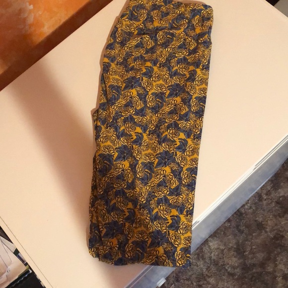 Lularoe tall and curvy - Picture 1 of 3